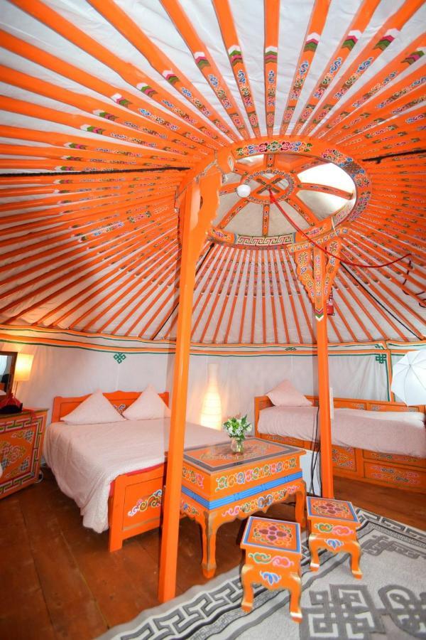 Yourte Nomade-Lodge Les Écrennes Kültér fotó